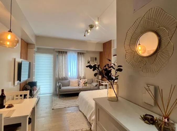 Modern Luxury Unit In Manhattan Plaza Tower Aparthotel Manila