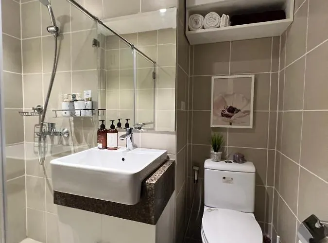Modern Luxury Unit In Manhattan Plaza Tower Aparthotel Manila